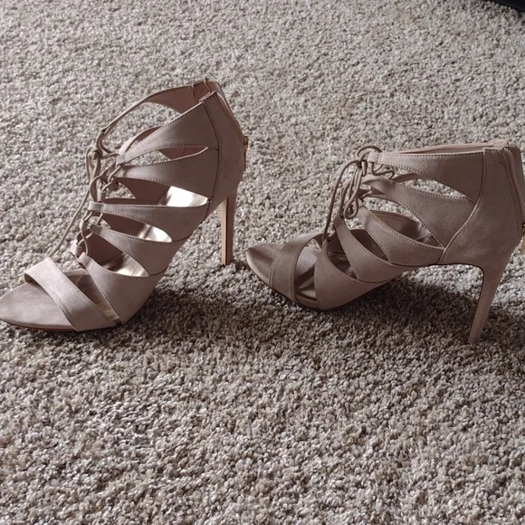 Madden Girl hills - Picture 3 of 5